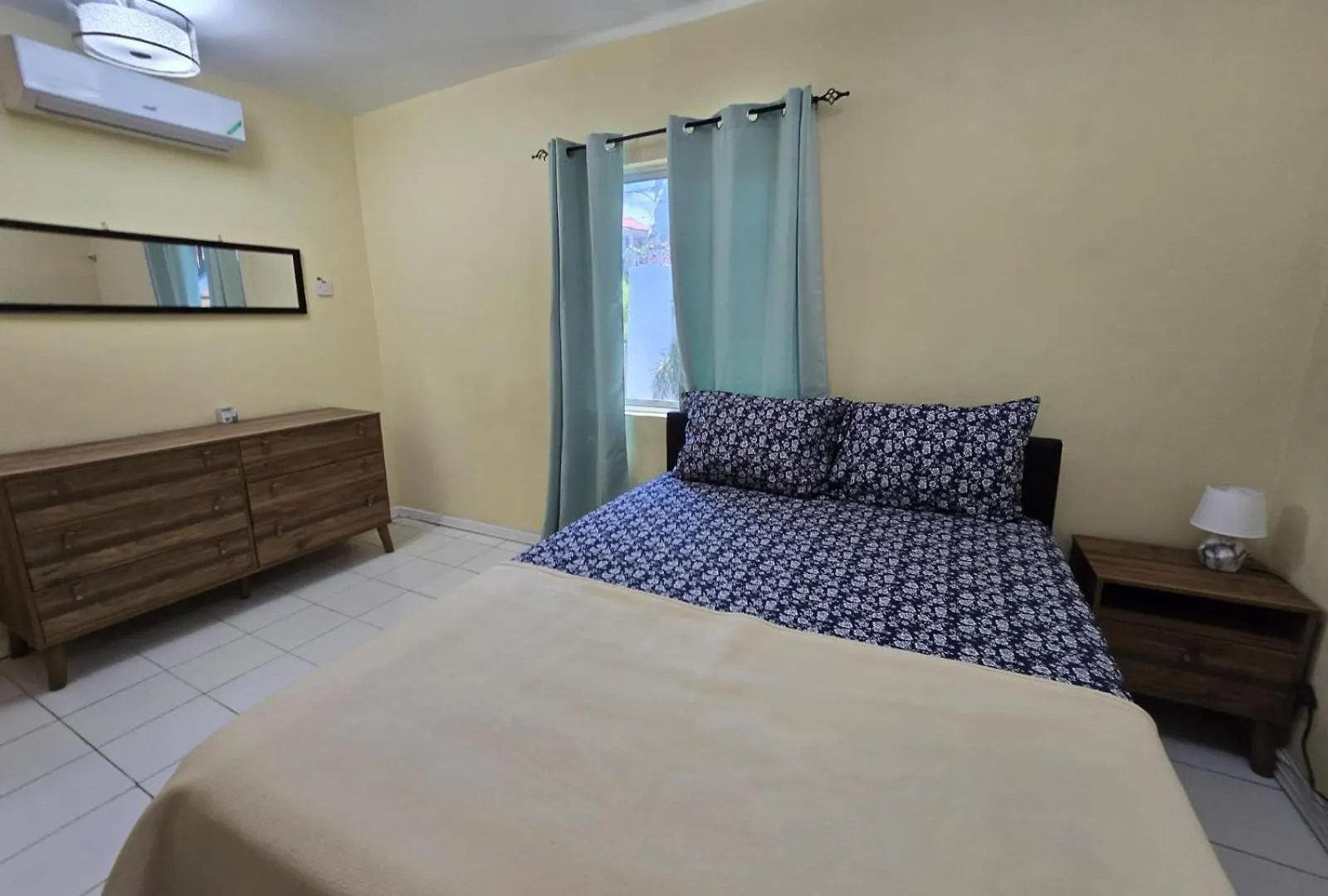 Paradise Apartments Montego Bay