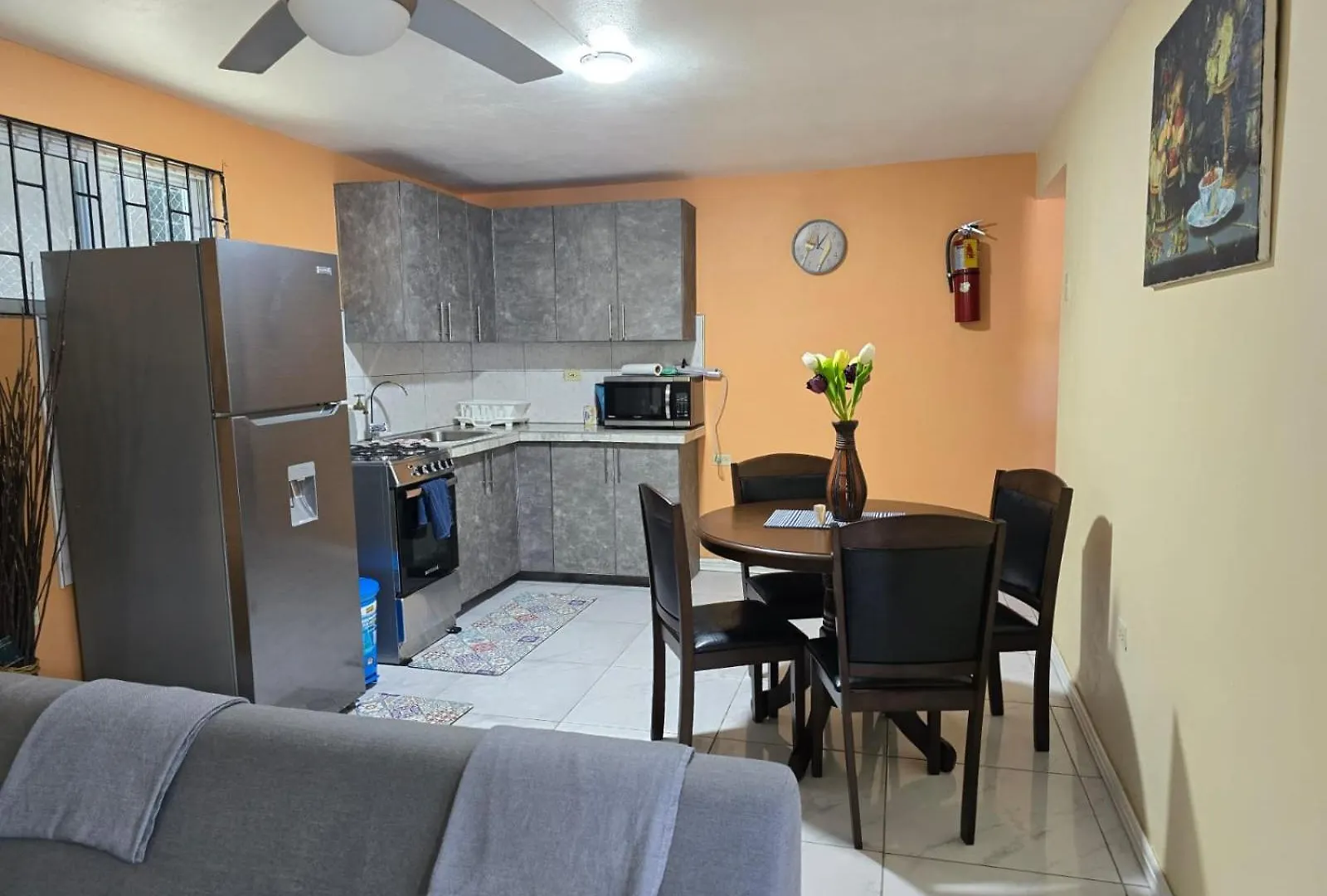 Paradise Apartments contacts